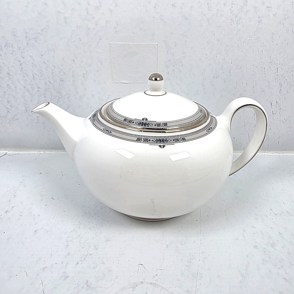 Wedgwood Amherst Teapot Bone China Platinum Trim Made in England 1984 Vintage